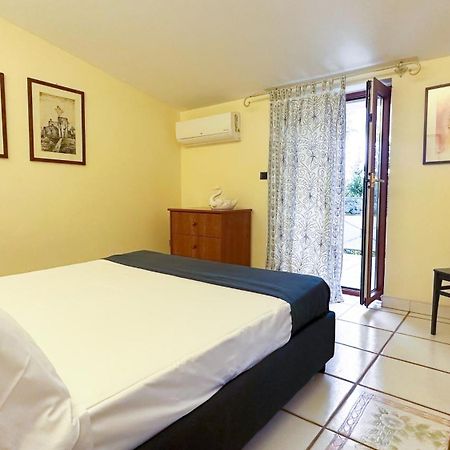 B&B Villa Irma ซอร์เรนโต ภายนอก รูปภาพ